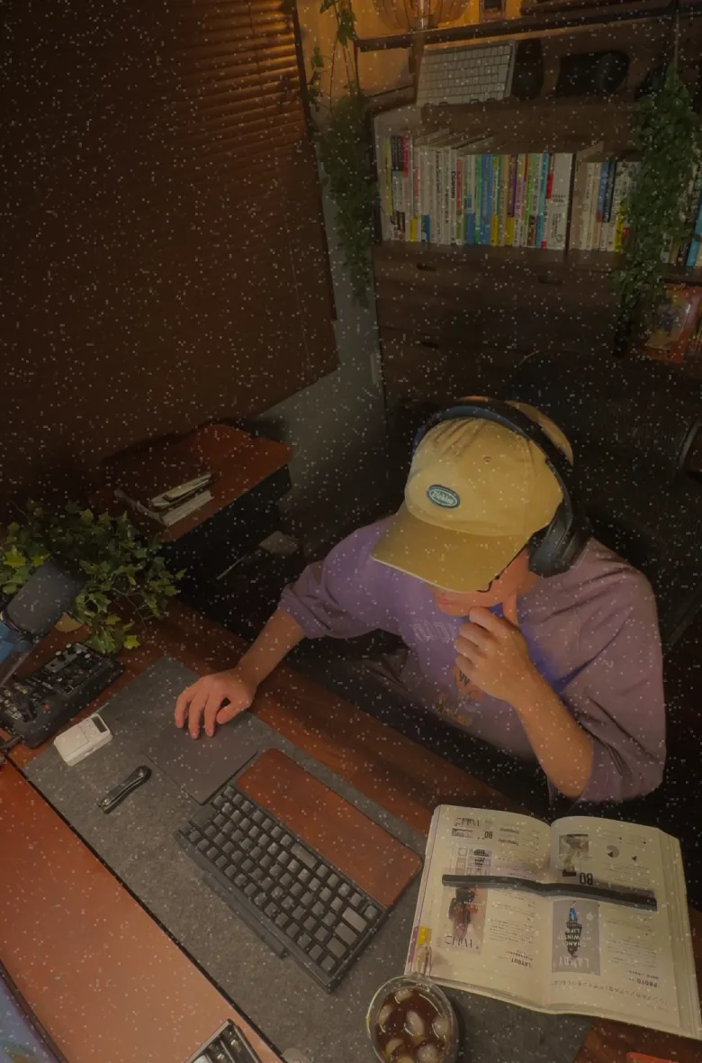 Aboutセクション装飾画像「Teruのデザイン制作風景」